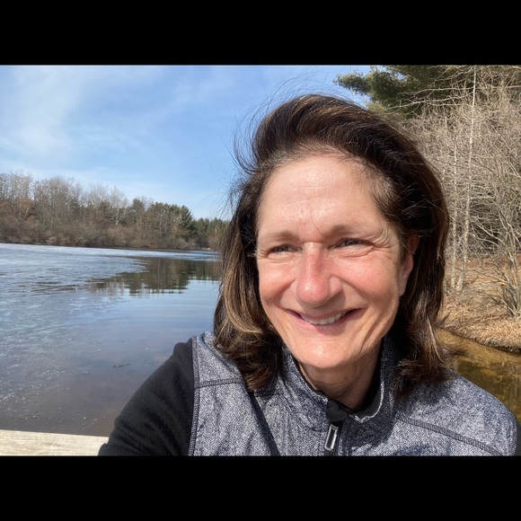 Meet your Posher, Vicki - Picture 3 of 3